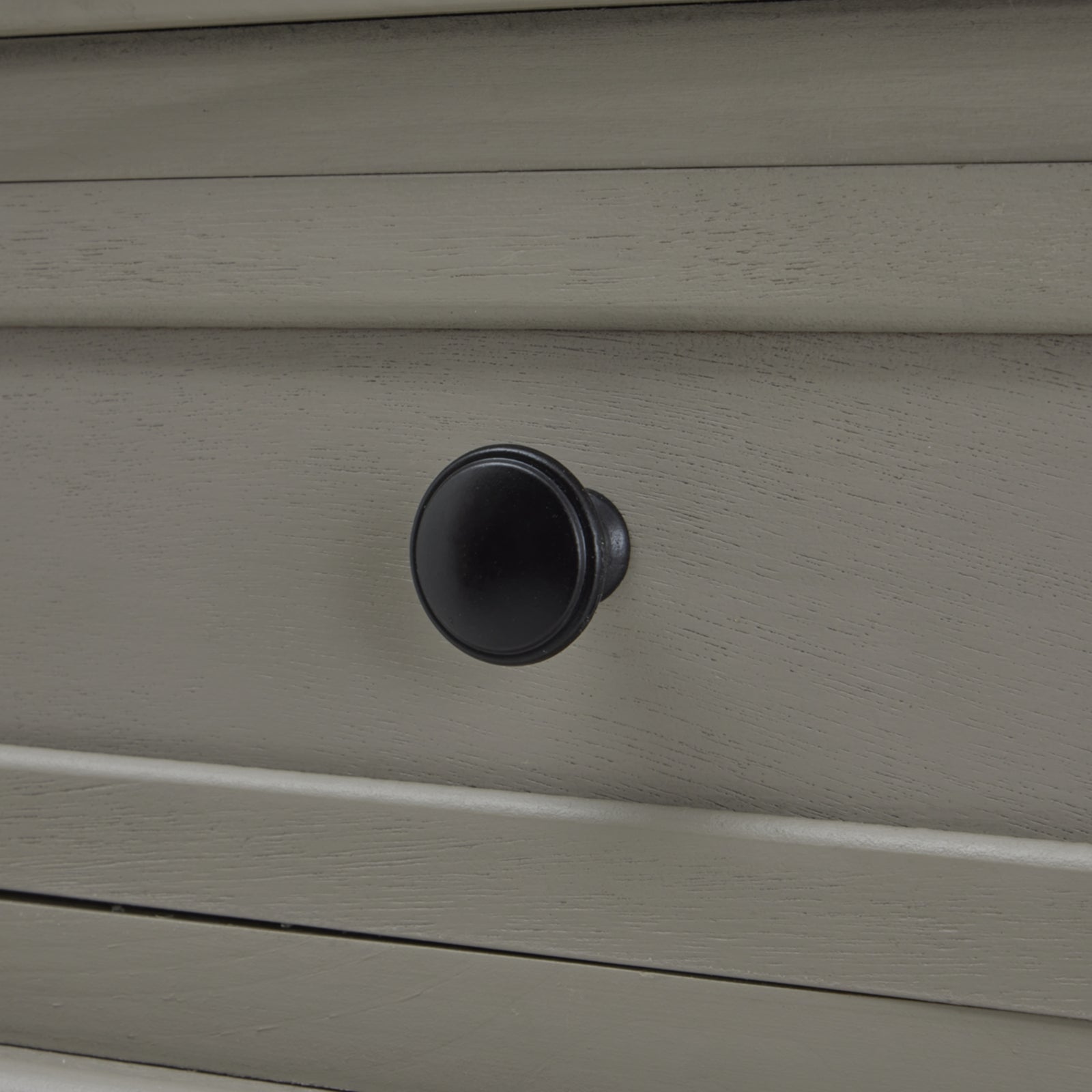 knob detail on large two drawer console table