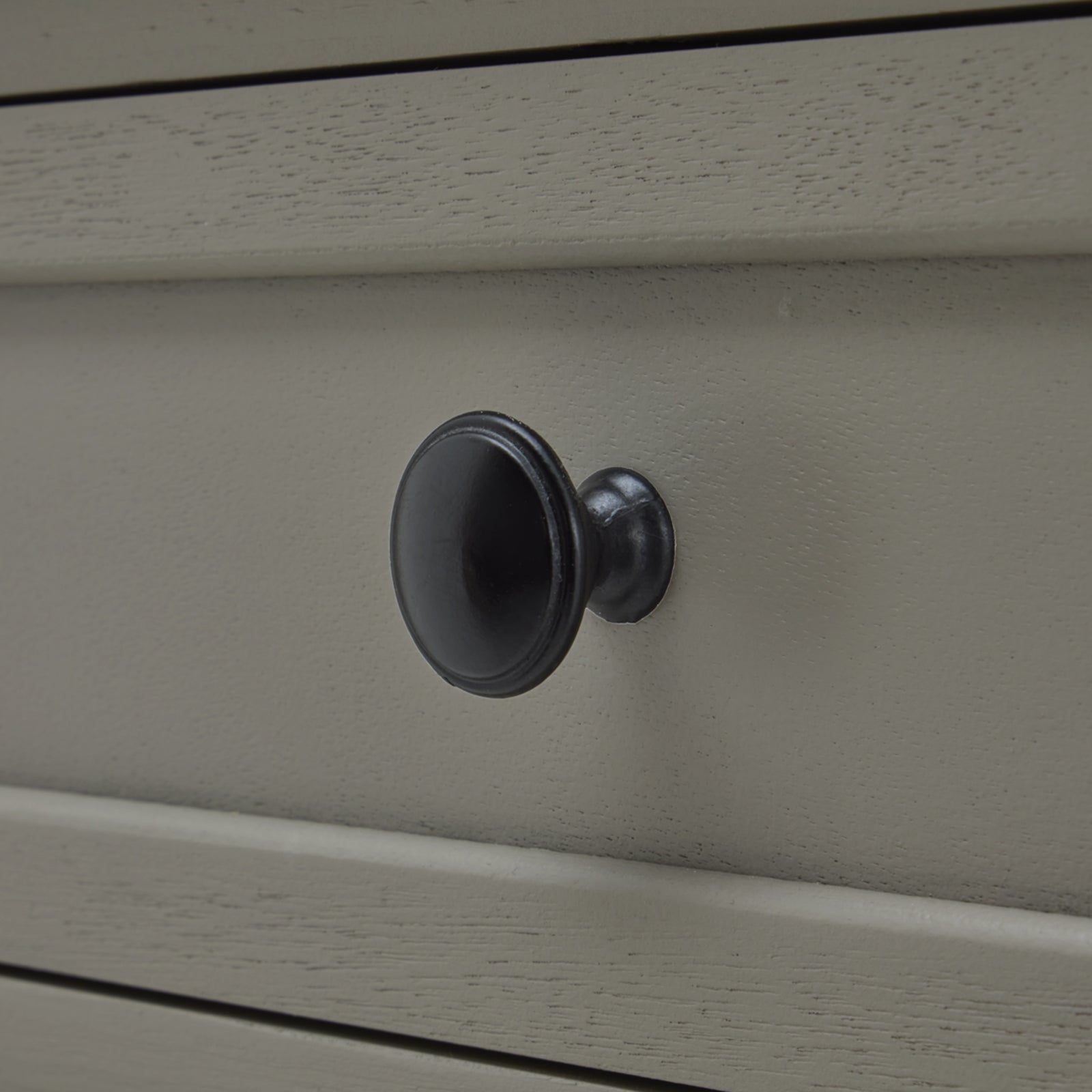 knob on the one drawer side table